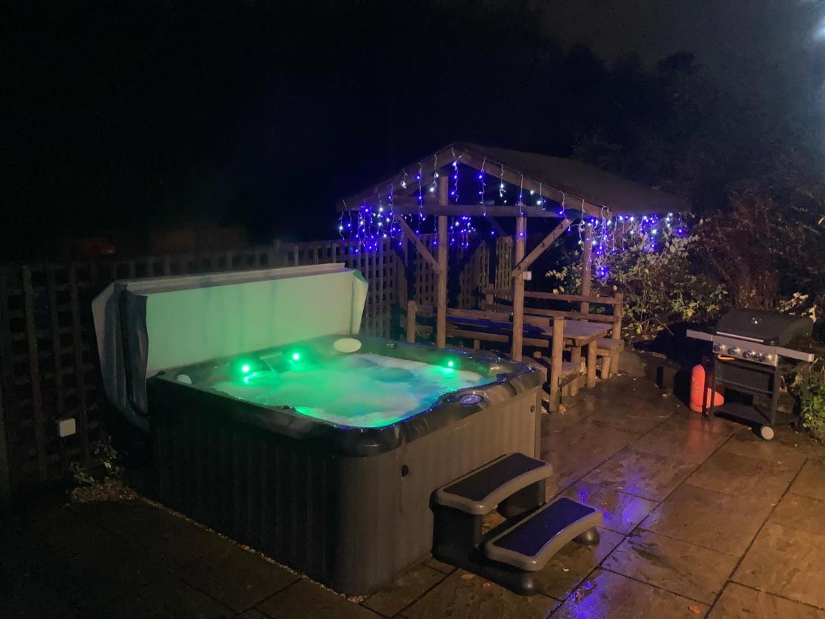 Loxleys Lodge Newark-on-Trent  ภายนอก รูปภาพ